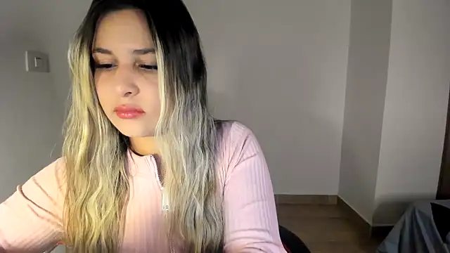 Snapshot of Lana_Sofia1 chatting on May 3, 2026, 7:14 am Lana Sofia1 online show from May 3, 2026, 7:14 am