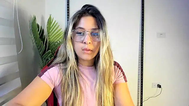 Snapshot of Lana_Sofia1 chatting on May 12, 2026, 12:08 am Lana Sofia1 online show from May 12, 2026, 12:08 am