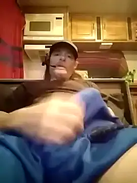 Snapshot of truckerlove69 chatting on December 5, 2024, 4:55 pm truckerlove69 online show from December 5, 2024, 4:55 pm