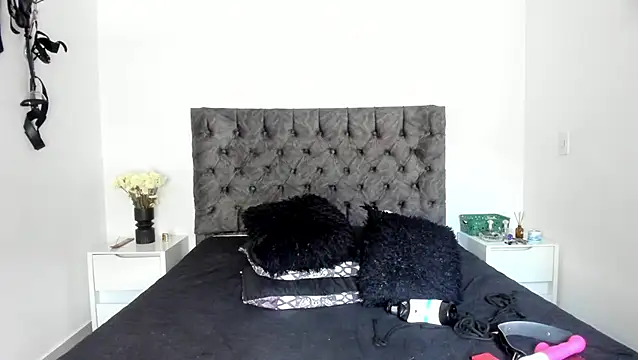 sweet  wild online show from July 30, 2026, 11:42 am