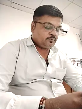 Desi Londa 143 online show from September 25, 2025, 4:49 am