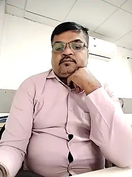 Snapshot of Desi_Londa_143 chatting on December 17, 2025, 5:02 am Desi Londa 143 online show from December 17, 2025, 5:02 am