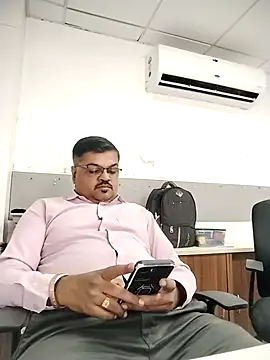 Snapshot of Desi_Londa_143 chatting on February 26, 2026, 6:01 am Desi Londa 143 online show from February 26, 2026, 6:01 am