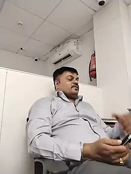 Desi Londa 143 online show from July 24, 2026, 12:36 pm