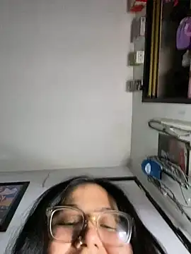 MsConejitaa online show from April 18, 2026, 7:58 pm