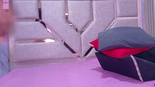 DANIK STAR online show from October 4, 2025, 7:12 pm