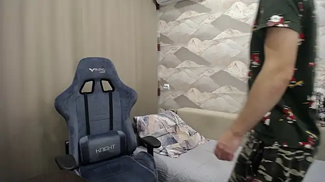 SerzhKorol1 online show from October 24, 2025, 6:43 am