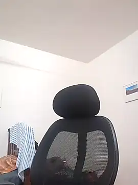  IRRESISTIBLE  online show from January 19, 2025, 2:49 pm