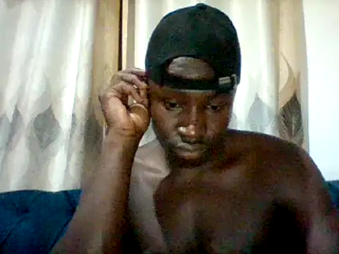 Snapshot of mclntz_bbc chatting on May 13, 2026, 12:24 pm mclntz bbc online show from May 13, 2026, 12:24 pm