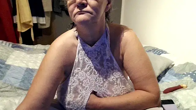 Snapshot of milfchantal4 chatting on October 12, 2025, 4:33 am milfchantal4 online show from October 12, 2025, 4:33 am