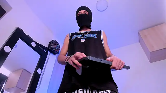 Samuel Suarez online show from September 19, 2025, 1:12 pm