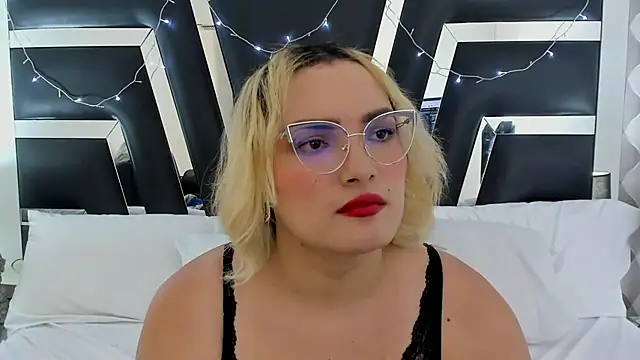 Snapshot of katya_kozlov chatting on February 7, 2025, 6:24 am katya kozlov online show from February 7, 2025, 6:24 am