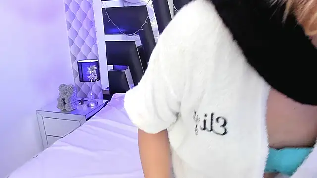 Snapshot of katya_kozlov chatting on March 15, 2025, 10:03 am katya kozlov online show from March 15, 2025, 10:03 am