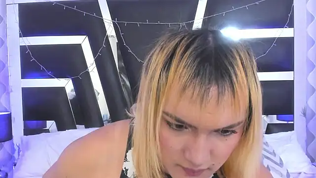 Snapshot of katya_kozlov chatting on September 23, 2025, 5:32 am katya kozlov online show from September 23, 2025, 5:32 am