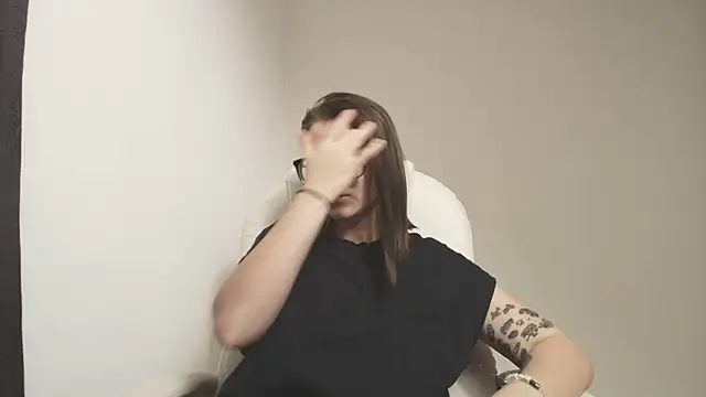 Arya starrk online show from February 12, 2025, 2:43 pm