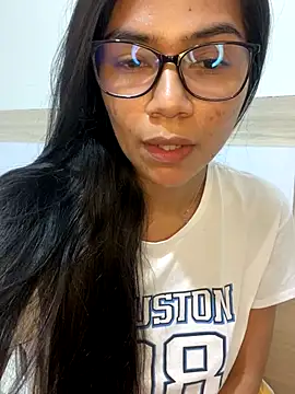 MauraGray online show from October 13, 2025, 10:54 pm