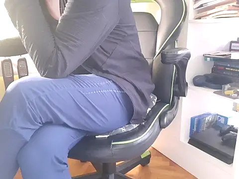 feathersify online show from September 25, 2025, 6:17 am