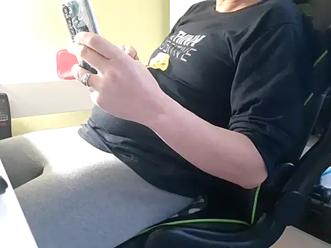 feathersify online show from October 21, 2025, 6:36 am