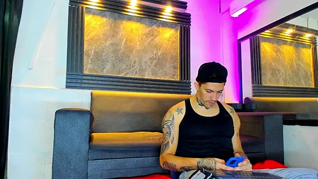 yeckodream online show from November 18, 2025, 4:39 am