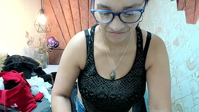 MarilynMiilf  online show from November 12, 2025, 7:35 pm