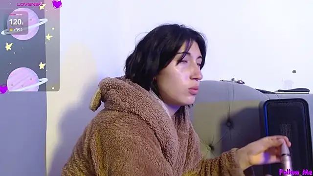 Red-moon1 online show from March 4, 2025, 12:12 pm