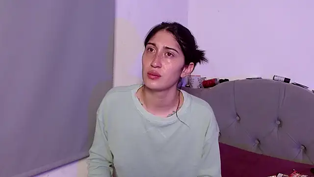 Red-moon1 online show from September 19, 2025, 4:36 am