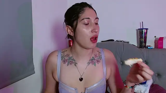 Red-moon1 online show from November 30, 2025, 5:11 am