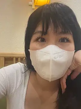 Onee-Chew online show from December 2, 2025, 10:20 am