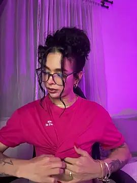 Snapshot of Samantha_Bernardo chatting on May 27, 2026, 3:58 am Samantha Bernardo online show from May 27, 2026, 3:58 am
