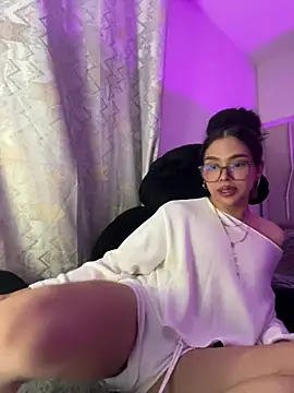 Samantha Bernardo online show from June 21, 2026, 5:21 am
