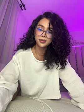 Samantha Bernardo online show from July 12, 2026, 4:25 am