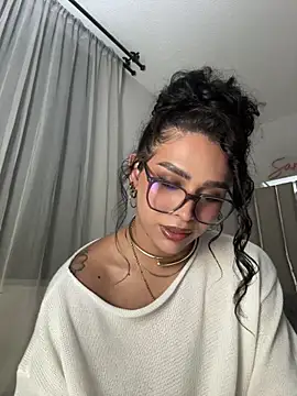 Samantha Bernardo online show from July 17, 2026, 4:30 am