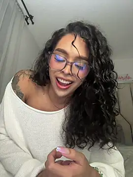 Samantha Bernardo online show from July 23, 2026, 1:41 am
