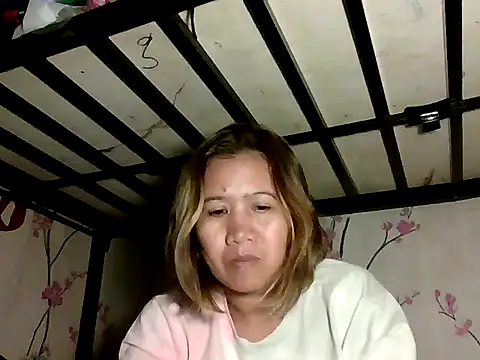 Snapshot of sweet_smile4u chatting on November 13, 2025, 3:55 pm sweet smile4u online show from November 13, 2025, 3:55 pm