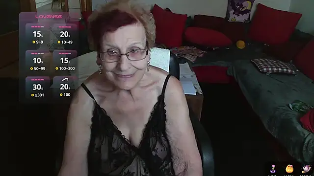 HeisseomaOriginal online show from October 30, 2025, 11:11 am