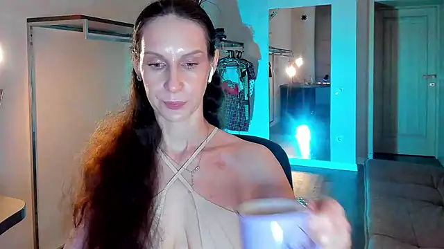 Mila Anders online show from March 31, 2026, 4:57 am