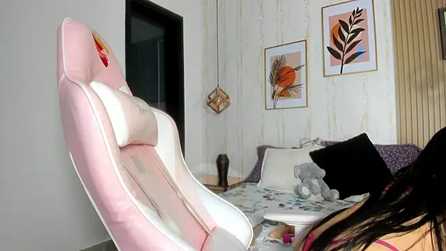 CameronCollins  online show from March 1, 2025, 11:04 pm