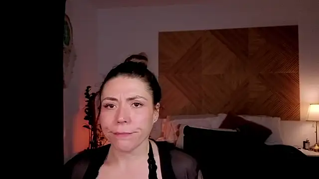 Ellie-L-Elizabeth online show from April 17, 2026, 3:09 am