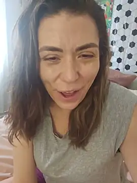 Snapshot of Ellie-L-Elizabeth chatting on June 22, 2026, 4:15 pm Ellie-L-Elizabeth online show from June 22, 2026, 4:15 pm