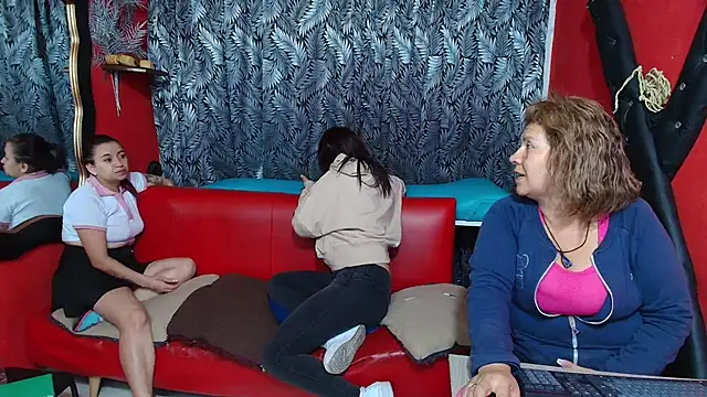 lesbiancuple online show from January 31, 2025, 12:17 am