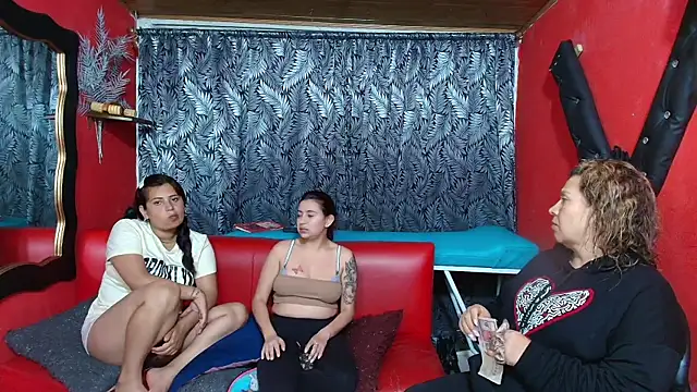 lesbiancuple online show from February 12, 2025, 12:27 am