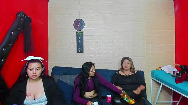 lesbiancuple online show from September 22, 2025, 12:12 am
