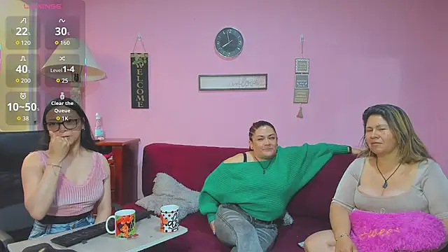 lesbiancuple online show from October 11, 2025, 12:58 pm