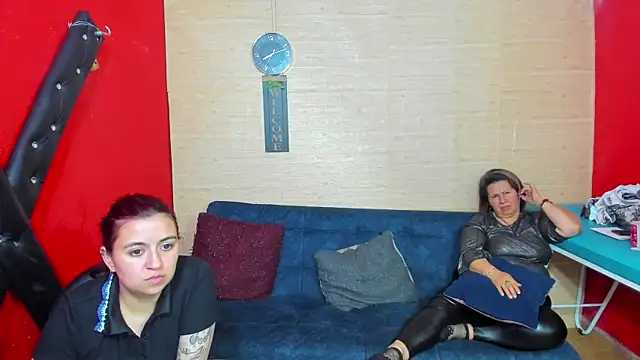 lesbiancuple online show from November 8, 2025, 1:17 am