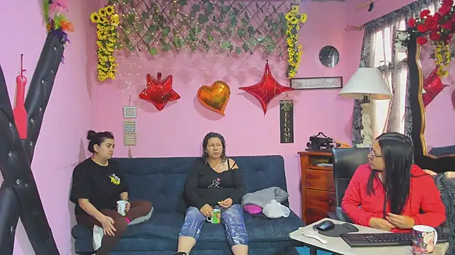 lesbiancuple online show from March 21, 2026, 12:32 pm