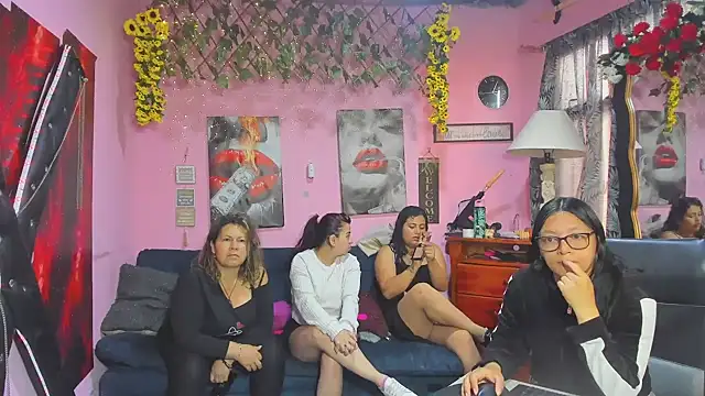 lesbiancuple online show from April 18, 2026, 12:20 pm