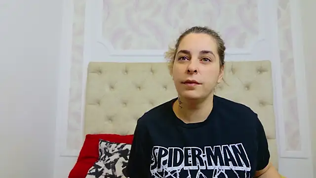 Snapshot of KarinaNoir chatting on February 7, 2025, 5:20 am KarinaNoir online show from February 7, 2025, 5:20 am