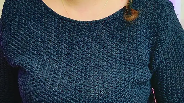 KarinaNoir online show from April 7, 2026, 3:51 am