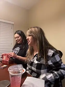 AriannaPena online show from January 19, 2025, 2:36 am