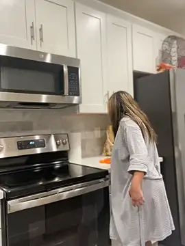 AriannaPena online show from February 17, 2025, 9:03 am